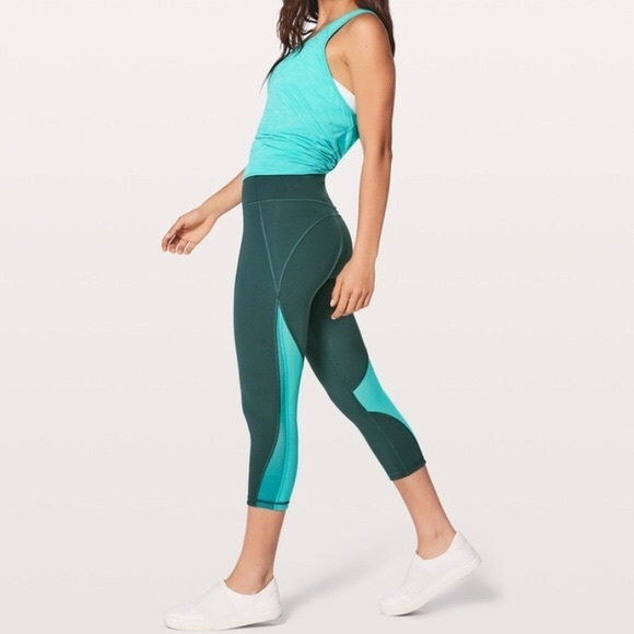 ⭐️LAST ONE Lululemon Mix and Mesh Crop 21” - Picture 3 of 6